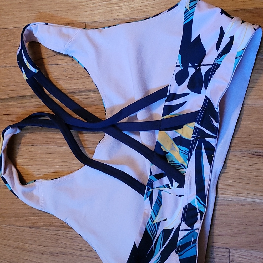 Sports bras! - Picture 2 of 4